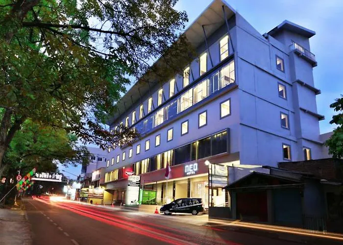 Neo Dipatiukur Bandung By Aston