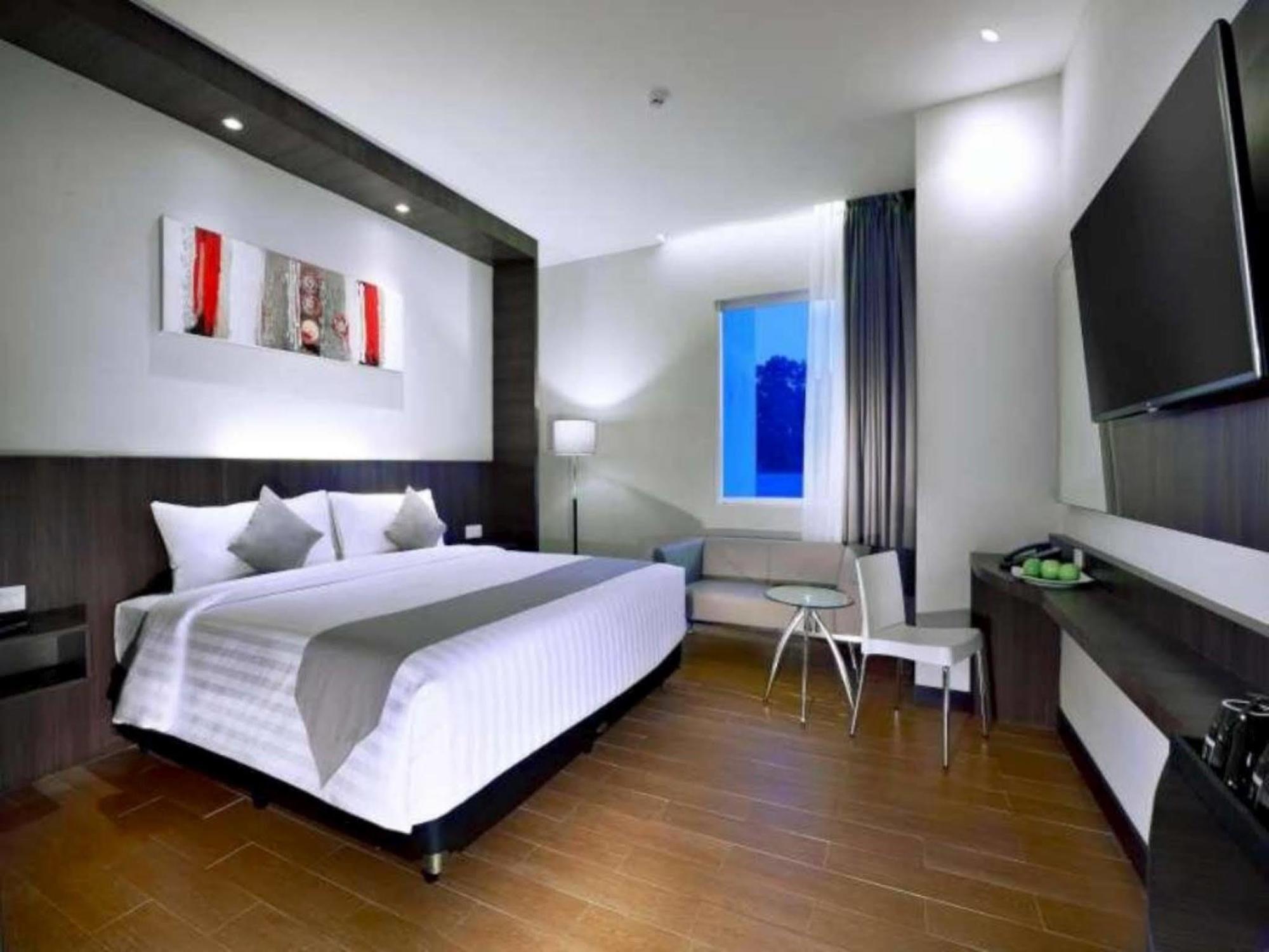 Neo Dipatiukur By Aston Bandung