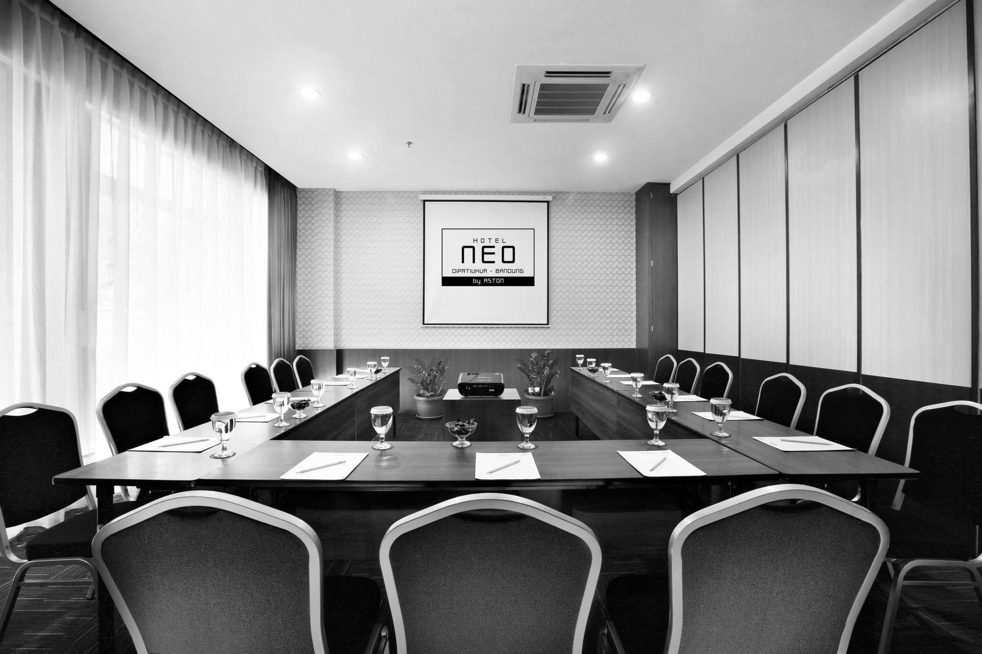 Neo Dipatiukur By Aston होटल Bandung